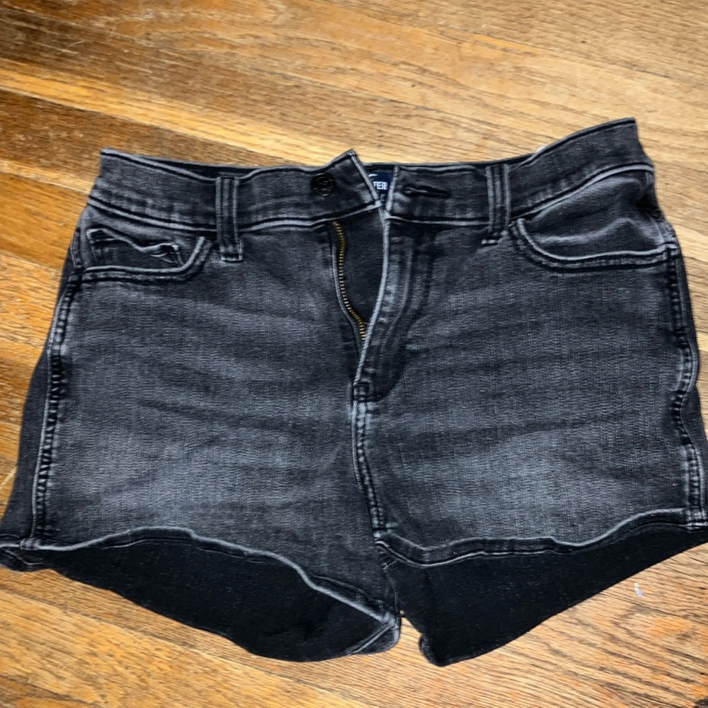 Hollister high-rise 3” inseam shorts